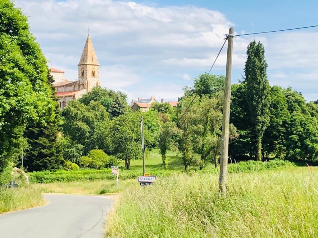 Villa Le Tarde - Crecerelle Saint-Désiré Esterno foto